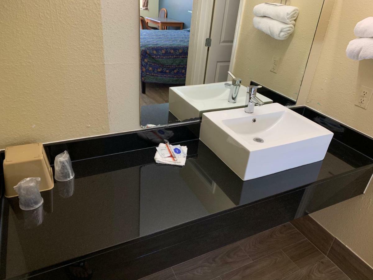 Guest Inn And Suites 休斯敦 客房 照片